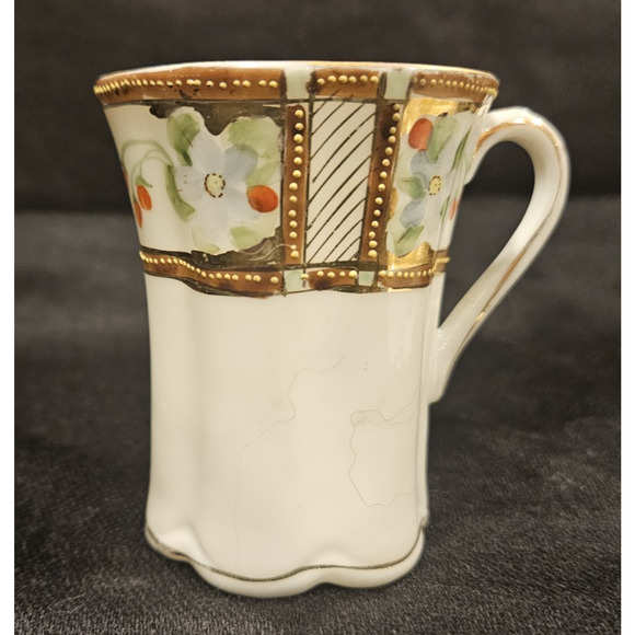 Vintage Nippon Demitasse Cups (3) and Saucers Porcelain w/ Gold Accents - Picture 6 of 11